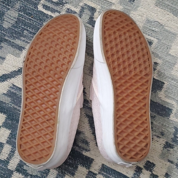 Vans - Picture 4 of 6